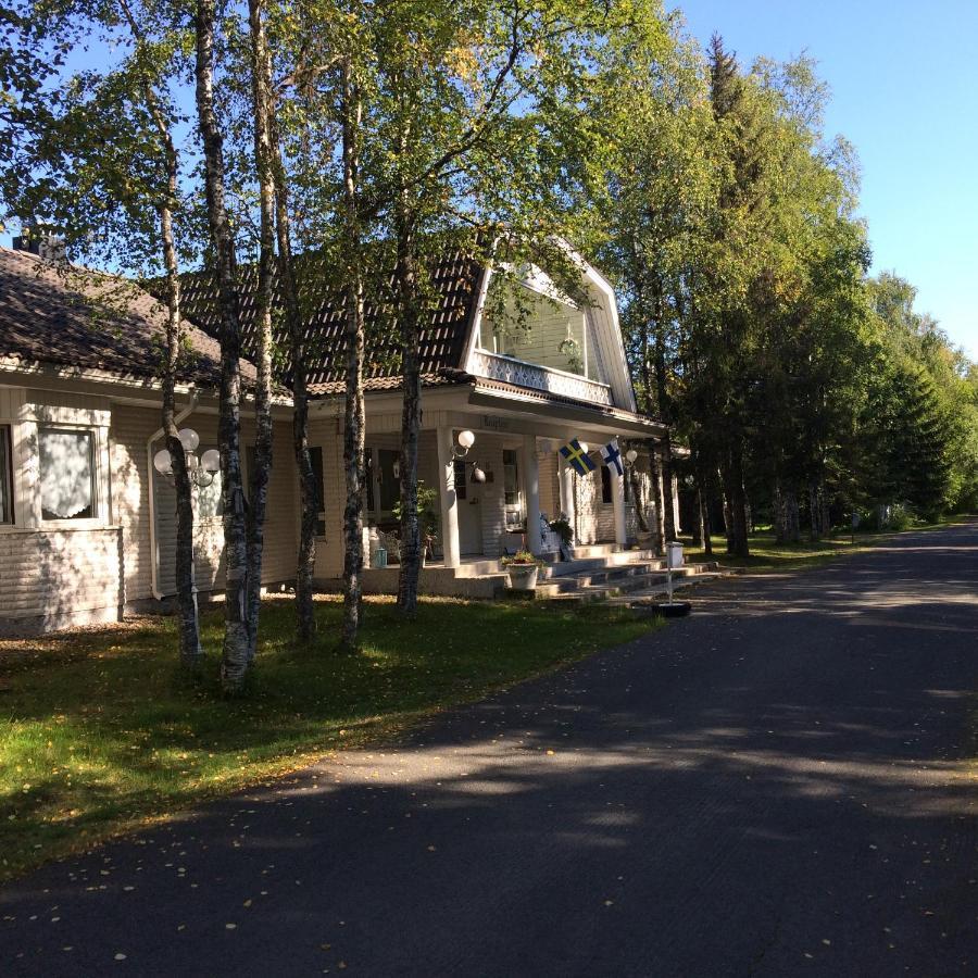 Hotelli Kultainen Joutsen Kuusamo Buitenkant foto