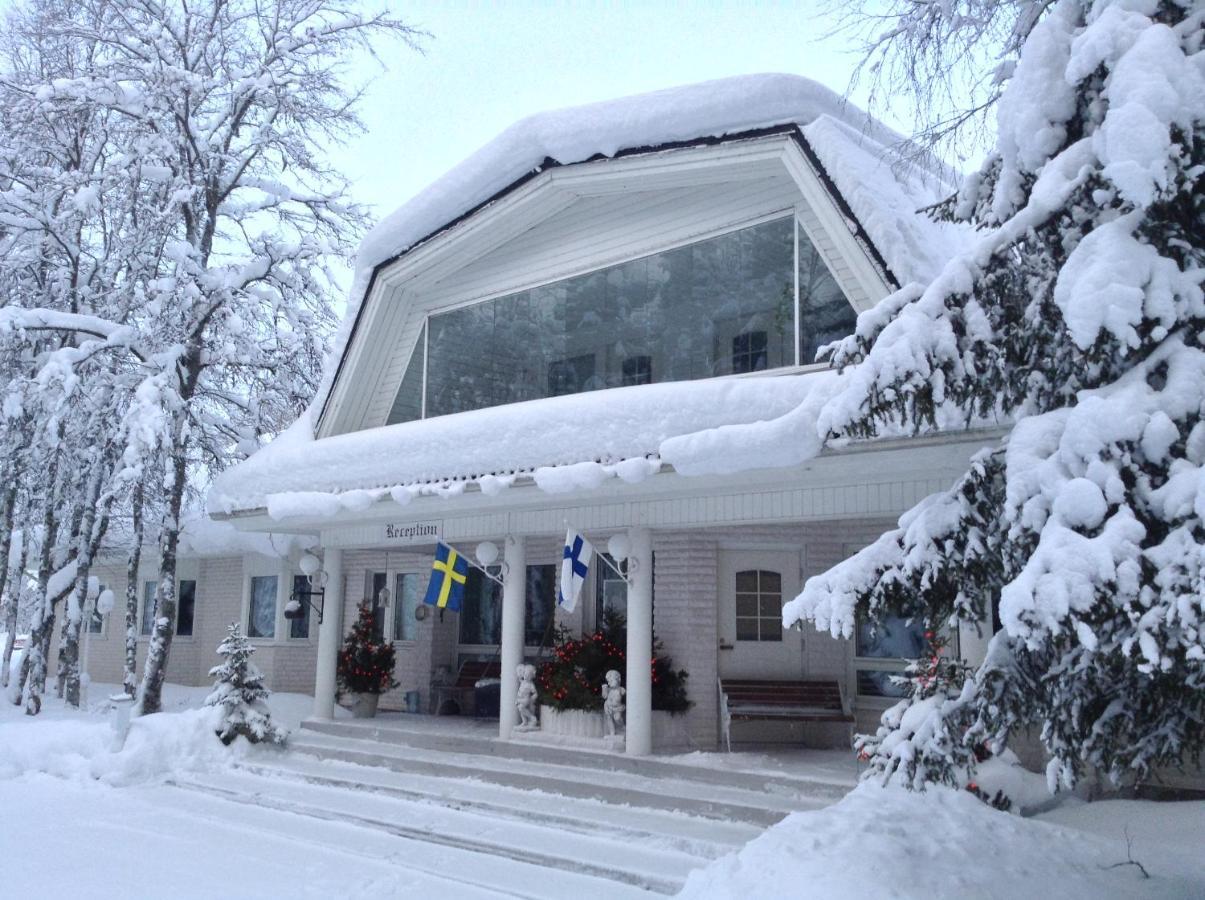 Hotelli Kultainen Joutsen Kuusamo Buitenkant foto