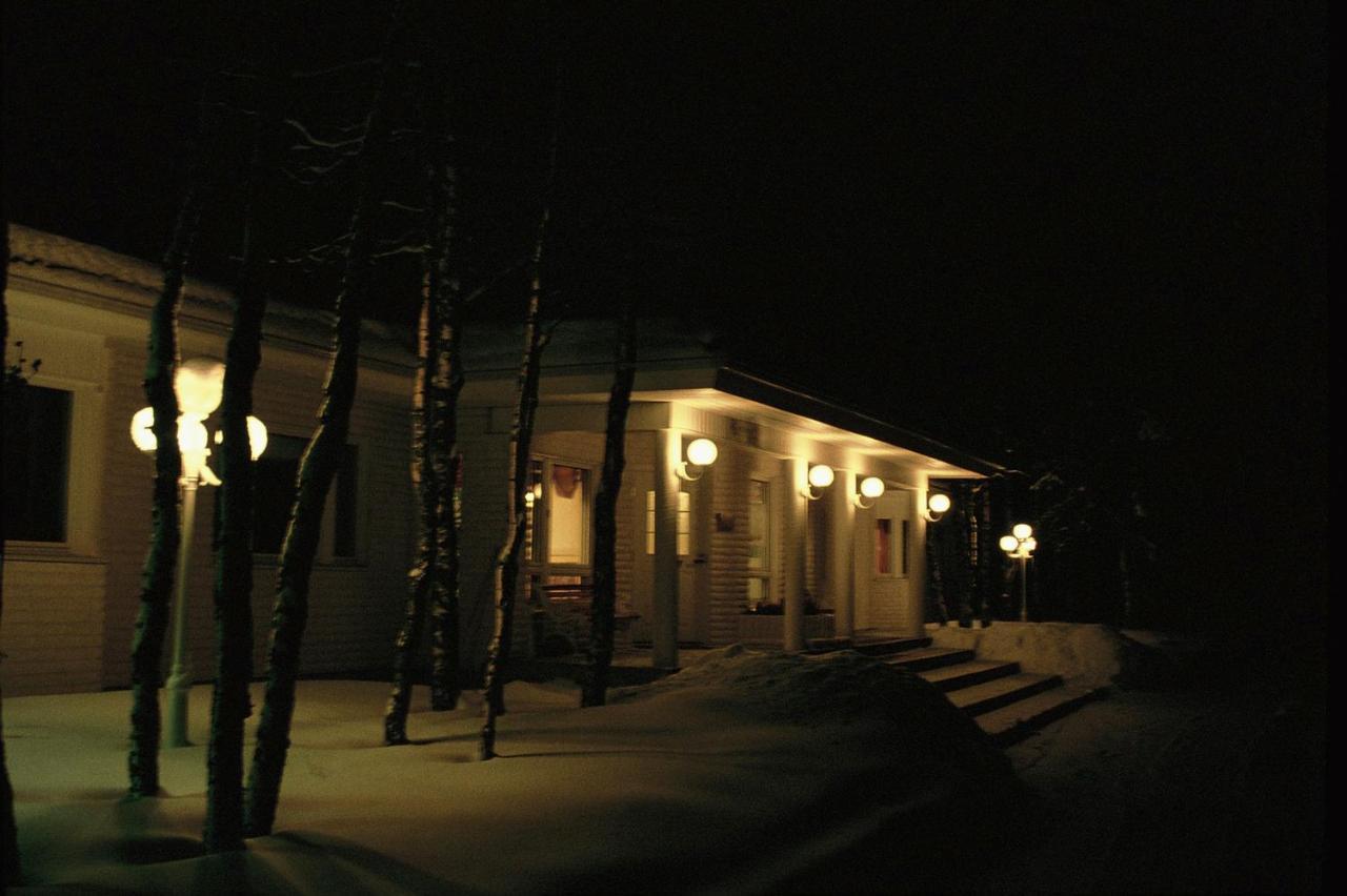 Hotelli Kultainen Joutsen Kuusamo Buitenkant foto